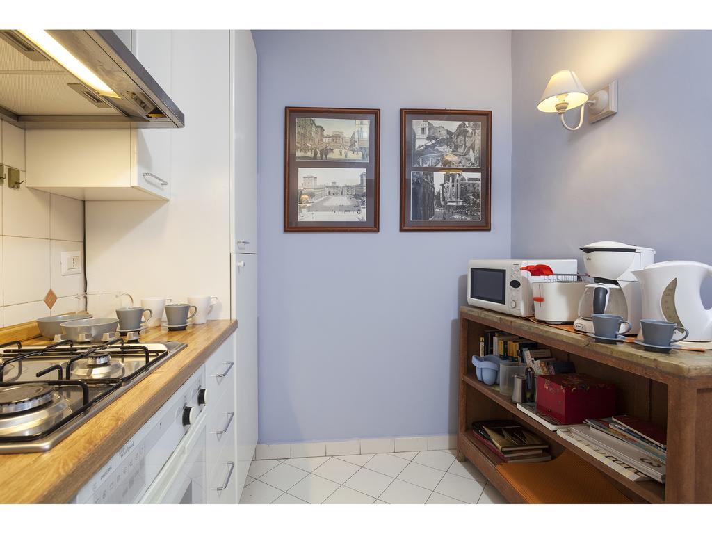 Apartment Via Giulia Rome